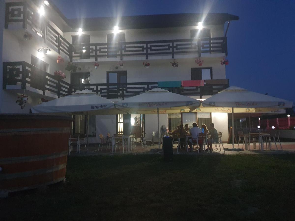 Pensiunea Ronicson Milostea Esterno foto