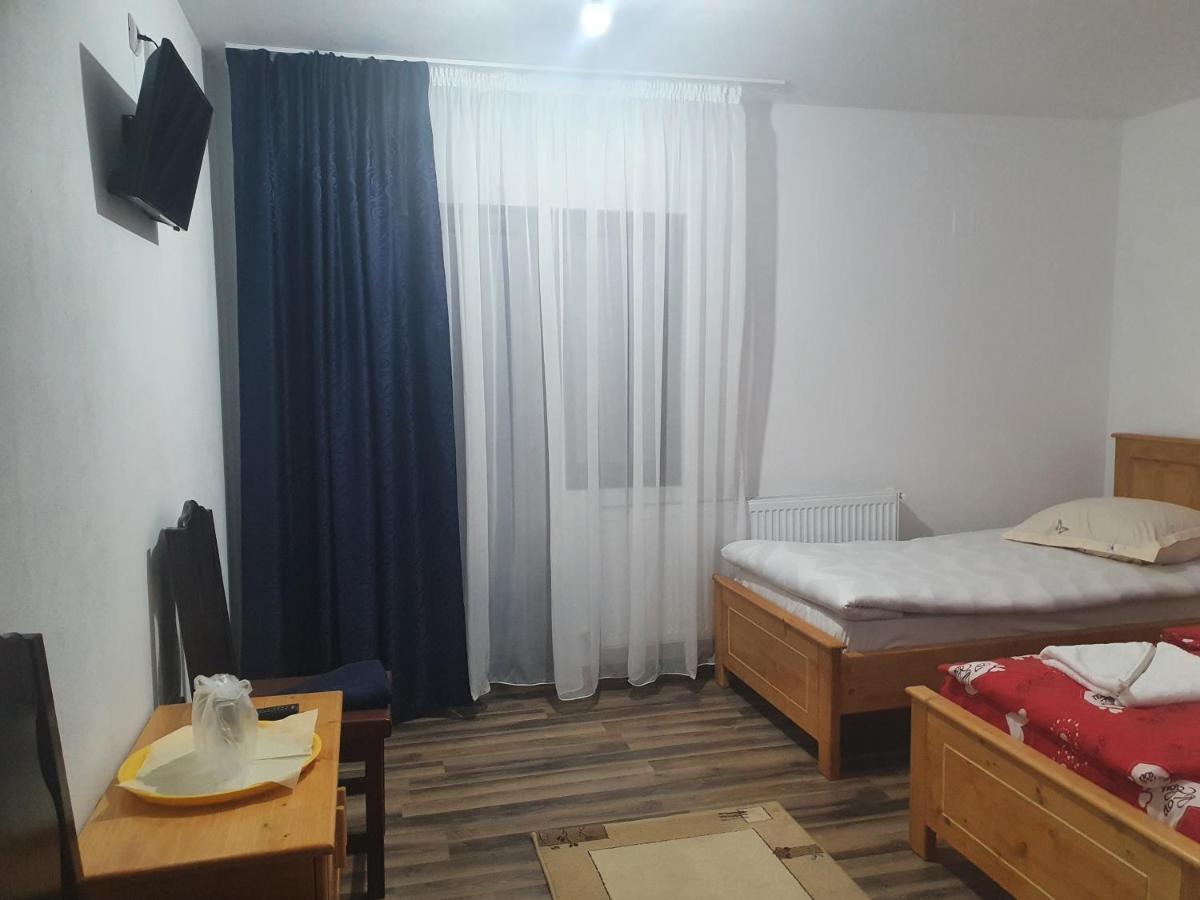 Pensiunea Ronicson Milostea Esterno foto