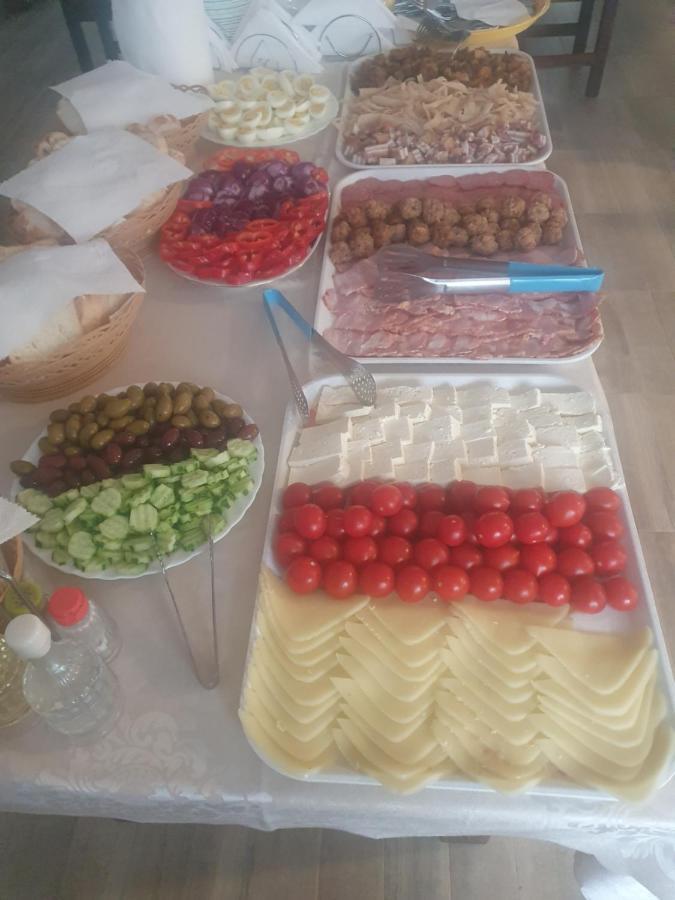 Pensiunea Ronicson Milostea Esterno foto
